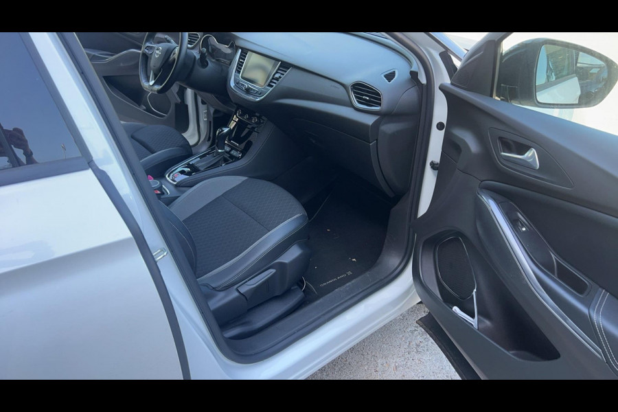 Opel Grandland X 1.2 Turbo Business Executive