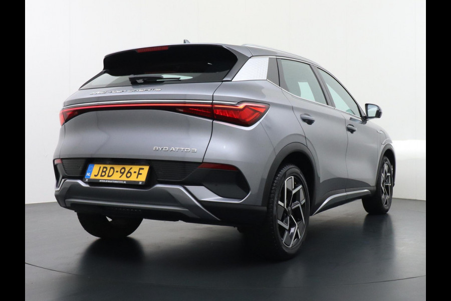BYD ATTO 3 Design Complete Auto | Panoramadak | Elektrische Kofferbak | 360° Camera | Rijklaar incl. Fabrieksgarantie t/m 2029 | Aandrijflijn & Accu tot 2031!