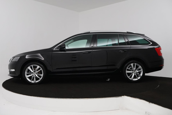 Škoda Octavia Combi 1.5 TSI Greentech Business Edition (STOELVERWARMING, AUTOMAAT, CRUISE CONTROL, PARKEERSENSOREN, CARPLAY NAVI)