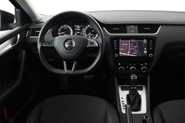 Škoda Octavia Combi 1.5 TSI Greentech Business Edition (STOELVERWARMING, AUTOMAAT, CRUISE CONTROL, PARKEERSENSOREN, CARPLAY NAVI)