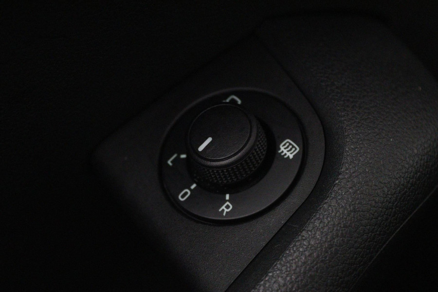 Škoda Octavia Combi 1.5 TSI Greentech Business Edition (STOELVERWARMING, AUTOMAAT, CRUISE CONTROL, PARKEERSENSOREN, CARPLAY NAVI)