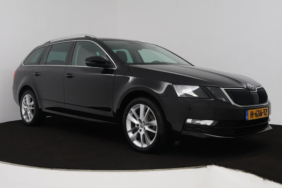 Škoda Octavia Combi 1.5 TSI Greentech Business Edition (STOELVERWARMING, AUTOMAAT, CRUISE CONTROL, PARKEERSENSOREN, CARPLAY NAVI)