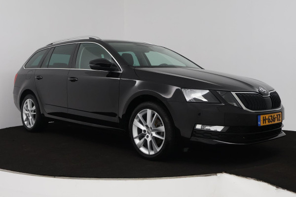 Škoda Octavia Combi 1.5 TSI Greentech Business Edition (STOELVERWARMING, AUTOMAAT, CRUISE CONTROL, PARKEERSENSOREN, CARPLAY NAVI)