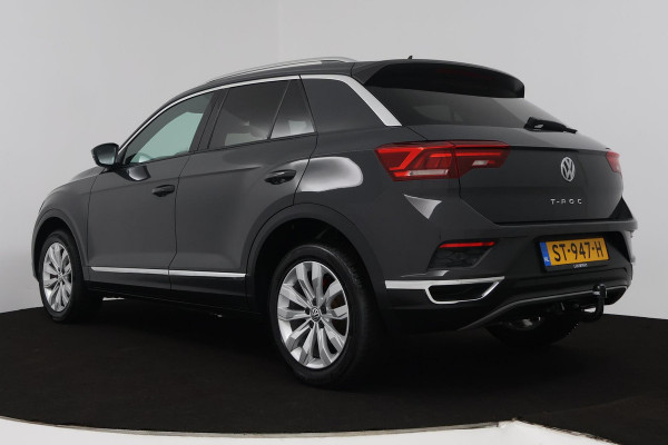 Volkswagen T-Roc 1.5 TSI Sport (TREKHAAK, DIGITALE COCKPIT, STOELVERWARMING, AUTOMAAT, ACHTERUITRIJCAMERA, SFEERVERLICHTING)
