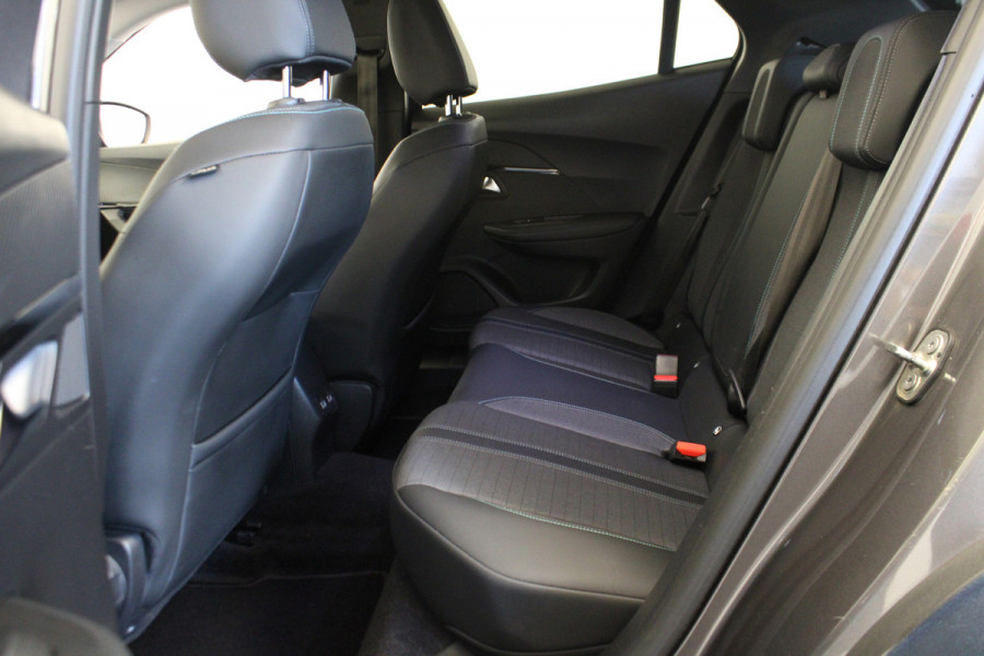 Peugeot 2008 1.2 PureTech Allure Pack |Camera|Navi|