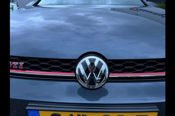 Volkswagen Golf GTI 2.0 TSI Performance