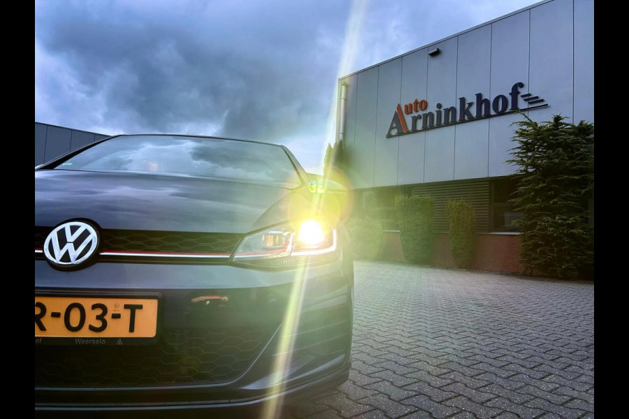 Volkswagen Golf GTI 2.0 TSI Performance