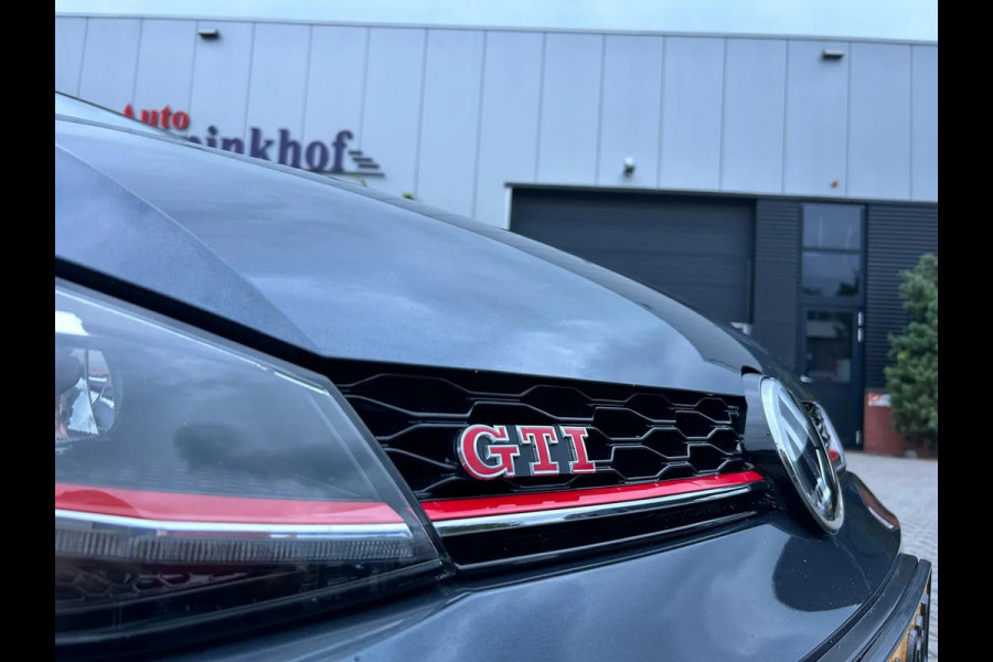 Volkswagen Golf GTI 2.0 TSI Performance