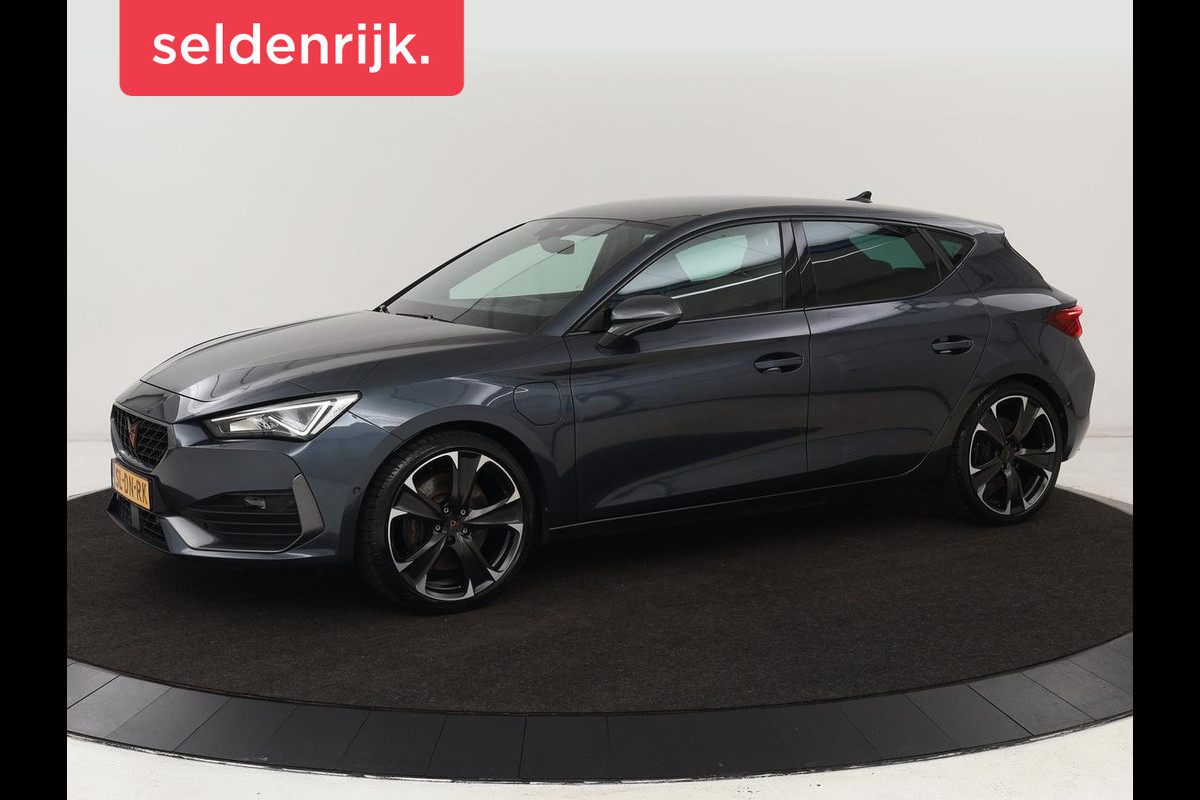CUPRA Leon 1.4 e-Hybrid VZ | 245pk | Stoel & stuurverwarming | Carplay | Camera | Adaptive cruise | Keyless | Park Assist | Sfeerverlichting | Full LED | Navigatie | Sportstoelen | PHEV | Plug In