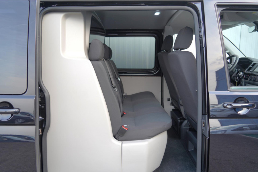 Volkswagen Transporter 2.0 TDI L1H2 Highline 150pk DSG-Aut. / DC 5-Pers / ACC / Navi / Trekhaak / 89dkm!
