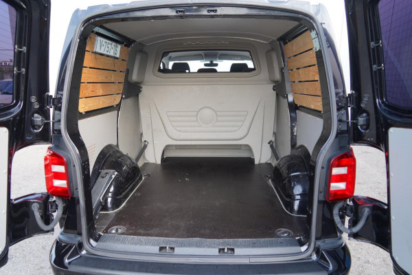Volkswagen Transporter 2.0 TDI L1H2 Highline 150pk DSG-Aut. / DC 5-Pers / ACC / Navi / Trekhaak / 89dkm!