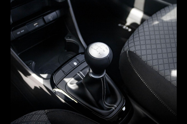 Kia Picanto 1.0 DPI DynamicLine | Direct leverbaar | Airco | Cruise | Navigatie| Parkeer camera + sensoren