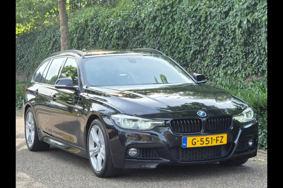BMW 3 Serie Touring M Sport INCL BTW Apple CarPlay Trekhaak Zwart LED Evo GR Navi 2e eigenaar Breedset M Velgen Garantie