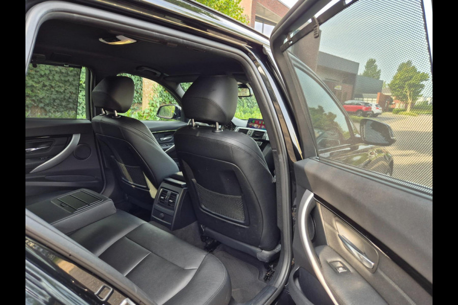 BMW 3 Serie Touring M Sport INCL BTW Apple CarPlay Trekhaak Zwart LED Evo GR Navi 2e eigenaar Breedset M Velgen Garantie