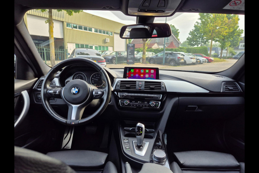 BMW 3 Serie Touring M Sport INCL BTW Apple CarPlay Trekhaak Zwart LED Evo GR Navi 2e eigenaar Breedset M Velgen Garantie