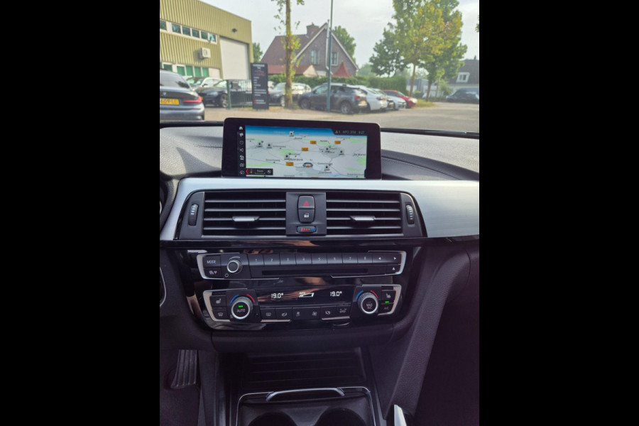 BMW 3 Serie Touring M Sport INCL BTW Apple CarPlay Trekhaak Zwart LED Evo GR Navi 2e eigenaar Breedset M Velgen Garantie