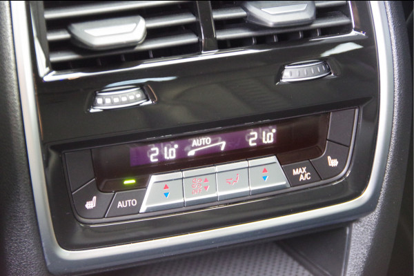 BMW X6 M - Competition LASERLIGHT, PANODAK, MEMORY, TREKHAAK, ALCANTARA HEMEL, SPORTSTOELEN, CARBON