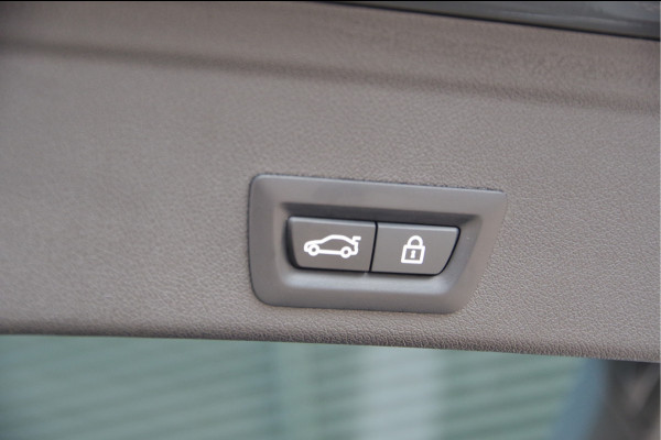 BMW X6 M - Competition LASERLIGHT, PANODAK, MEMORY, TREKHAAK, ALCANTARA HEMEL, SPORTSTOELEN, CARBON