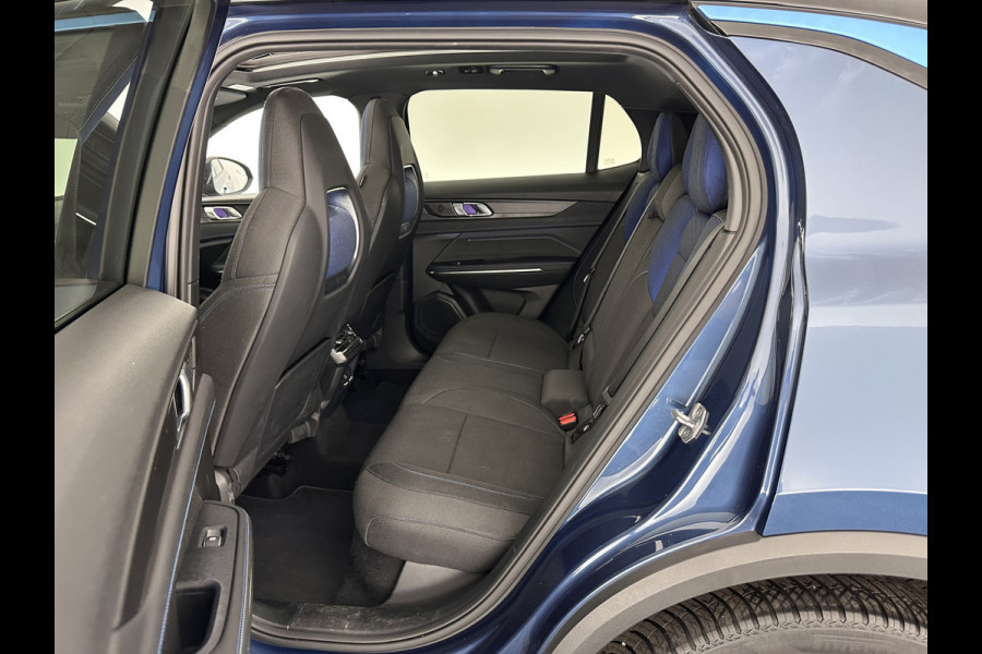 Lynk & Co 01 1.5 (INCL.BTW) Aut. *PANO | FULL-LED | ADAPTIVE-CRUISE | BLIND-SPOT | MEMORY-PACK | DIGI-COCKPIT | SPORTSEATS | CAMERA | KEYLESS | DAB+ | NAVI-FULLMAP | ECC | PDC | 20''ALU*