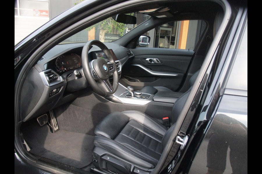 BMW 3 Serie Touring 320i High Executive Edition | M-Pakket | Camera | Sfeerverlichting | Black optiek | Apple Carplay |