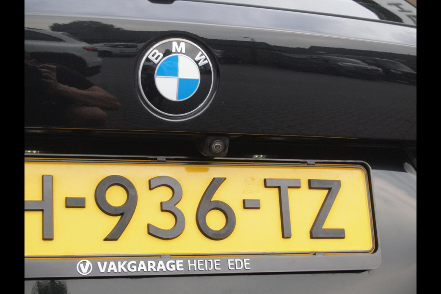 BMW 3 Serie Touring 320i High Executive Edition | M-Pakket | Camera | Sfeerverlichting | Black optiek | Apple Carplay |