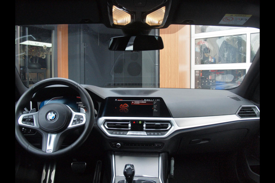 BMW 3 Serie Touring 320i High Executive Edition | M-Pakket | Camera | Sfeerverlichting | Black optiek | Apple Carplay |