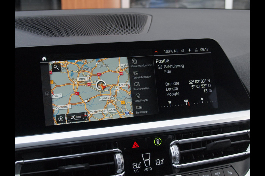 BMW 3 Serie Touring 320i High Executive Edition | M-Pakket | Camera | Sfeerverlichting | Black optiek | Apple Carplay |