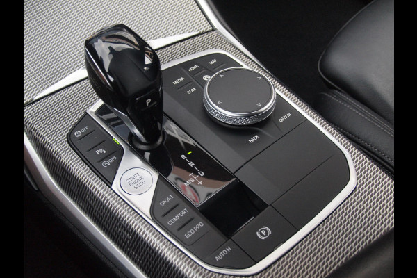 BMW 3 Serie Touring 320i High Executive Edition | M-Pakket | Camera | Sfeerverlichting | Black optiek | Apple Carplay |