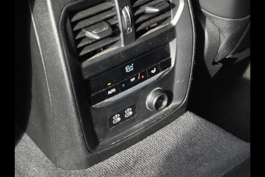BMW 3 Serie Touring 320i High Executive Edition | M-Pakket | Camera | Sfeerverlichting | Black optiek | Apple Carplay |