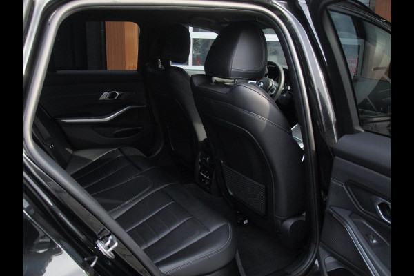 BMW 3 Serie Touring 320i High Executive Edition | M-Pakket | Camera | Sfeerverlichting | Black optiek | Apple Carplay |