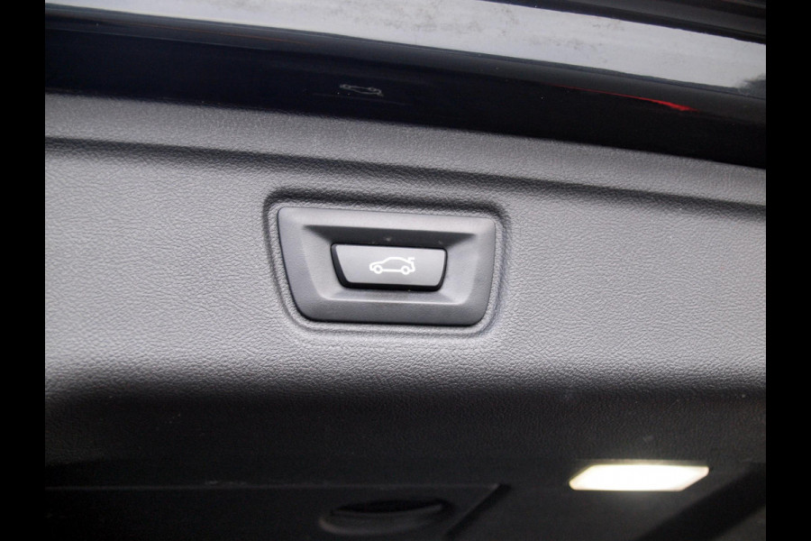 BMW 3 Serie Touring 320i High Executive Edition | M-Pakket | Camera | Sfeerverlichting | Black optiek | Apple Carplay |