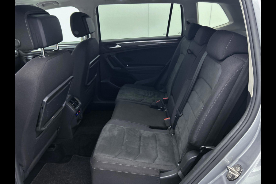 Volkswagen Tiguan Allspace 1.5 TSI Highline |PANO|1e eig|DealeronderH|NLAuto | Massagestoel | Stoelverw | TrekH | Add CC | LaneAss