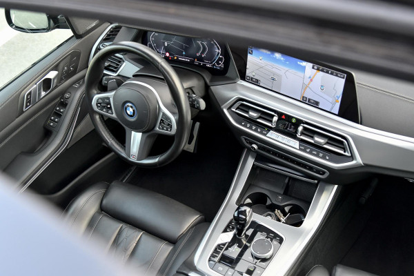 BMW X5 XDrive45e M-Sport. Aero, Luchtv, Pano, 360, HUD, ACC, Keyless, Trekhaak, H/K, Leder, Sfeer, 21'' CarPlay!