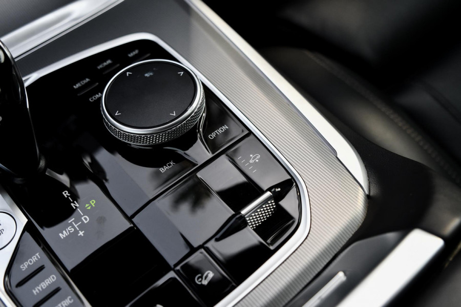BMW X5 XDrive45e M-Sport. Aero, Luchtv, Pano, 360, HUD, ACC, Keyless, Trekhaak, H/K, Leder, Sfeer, 21'' CarPlay!