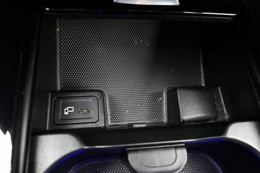 Mercedes-Benz CLA-Klasse 200 Premium Plus AMG-Line(Dealer OndH, Sfeer-Verlichting, Navi, StoelV, Cruise Control, Climate Con, Etc)