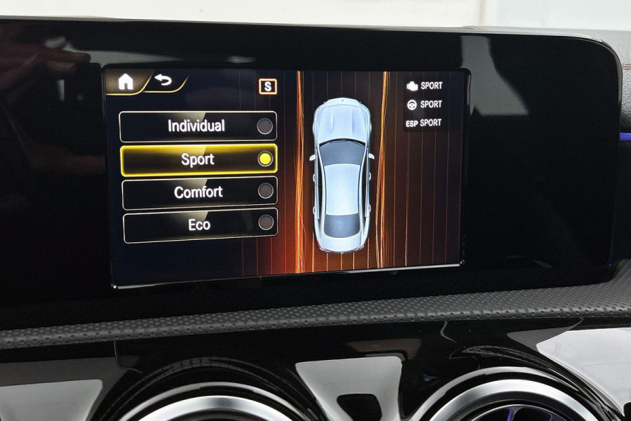 Mercedes-Benz CLA-Klasse 200 Premium Plus AMG-Line(Dealer OndH, Sfeer-Verlichting, Navi, StoelV, Cruise Control, Climate Con, Etc)