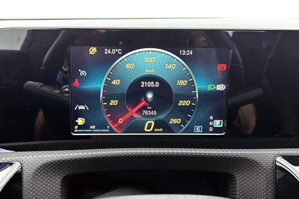 Mercedes-Benz CLA-Klasse 200 Premium Plus AMG-Line(Dealer OndH, Sfeer-Verlichting, Navi, StoelV, Cruise Control, Climate Con, Etc)