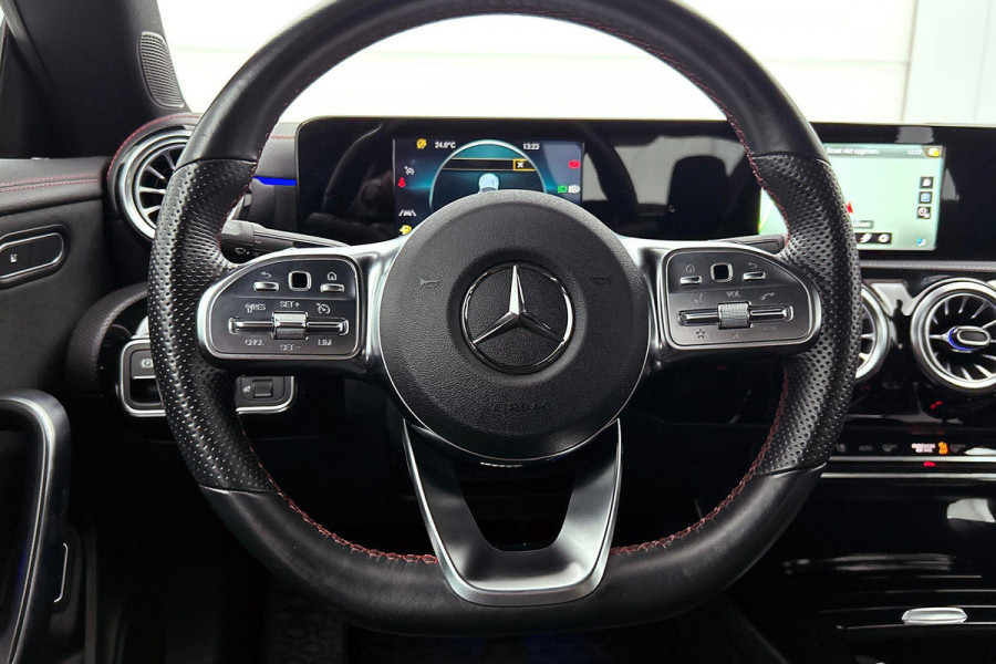 Mercedes-Benz CLA-Klasse 200 Premium Plus AMG-Line(Dealer OndH, Sfeer-Verlichting, Navi, StoelV, Cruise Control, Climate Con, Etc)