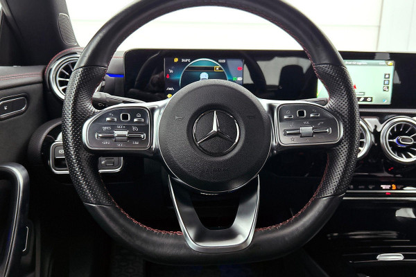 Mercedes-Benz CLA-Klasse 200 Premium Plus AMG-Line(Dealer OndH, Sfeer-Verlichting, Navi, StoelV, Cruise Control, Climate Con, Etc)
