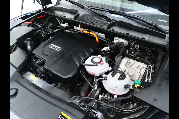 Audi Q5 55 TFSI e quattro Competition | Panoramadak | Trekhaak | 360 | Adaptive Cruise | Keyless | Carplay