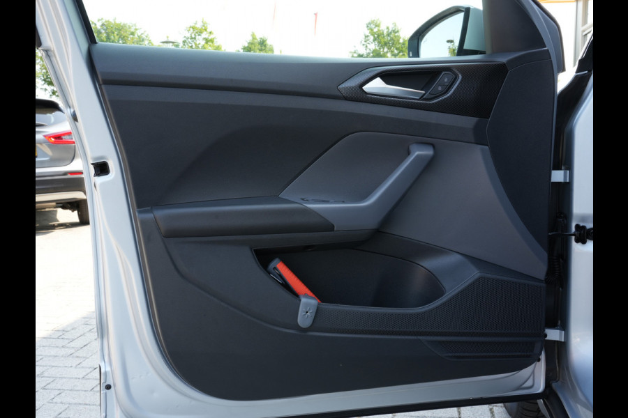 Volkswagen T-Cross 1.0 TSI Life | Adaptive Cruise | Stoelverwarming | Camera