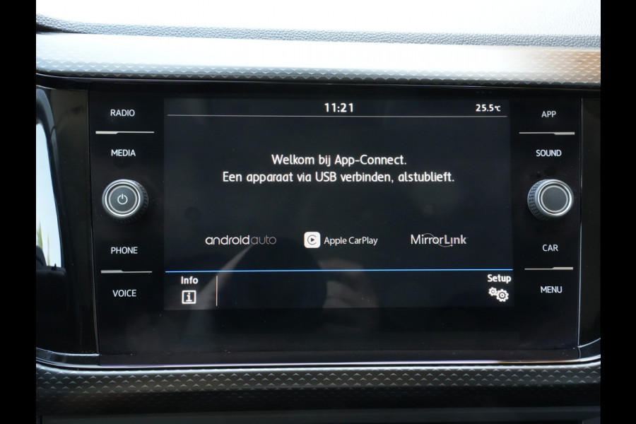 Volkswagen T-Cross 1.0 TSI Life | Adaptive Cruise | Stoelverwarming | Camera