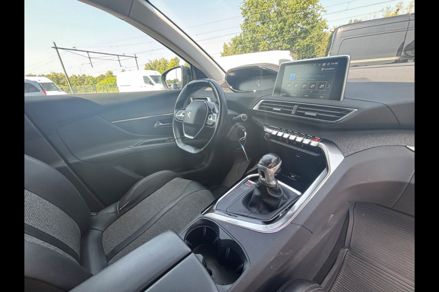 Peugeot 5008 1.2 PureTech Allure 7-Persoons BTW-auto