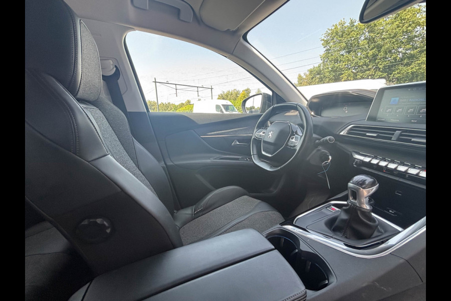 Peugeot 5008 1.2 PureTech Allure 7-Persoons BTW-auto