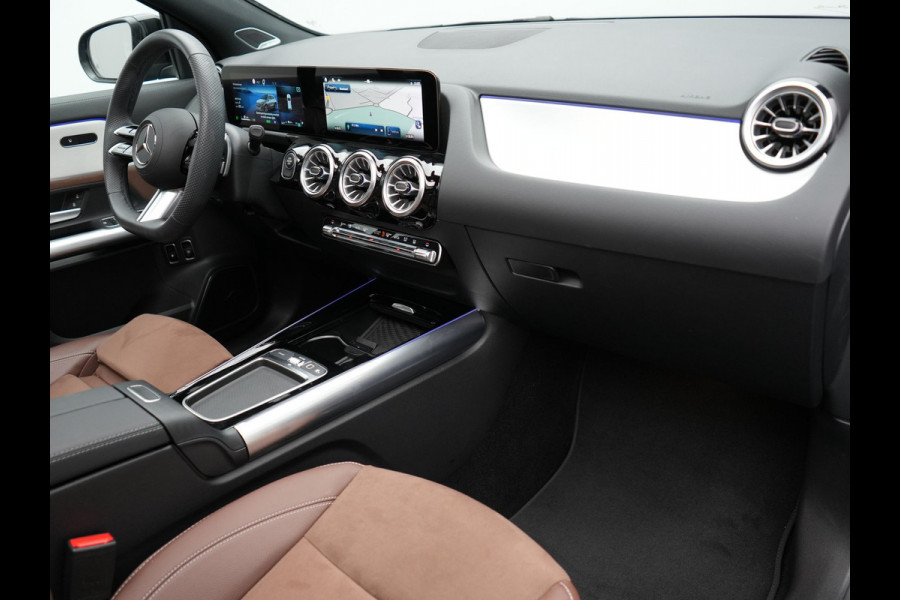 Mercedes-Benz GLA 250 e AMG Line Plug In Hybrid Facelift Night 218pk PHEV | Panodak | Adaptive Cruise | Burmester | 360 Camera | Alcantara Sportstoelen | Widescreen Navi | Keyless | Sfeerverlichting |
