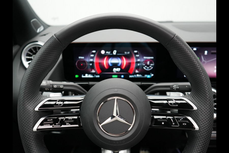 Mercedes-Benz GLA 250 e AMG Line Plug In Hybrid Facelift Night 218pk PHEV | Panodak | Adaptive Cruise | Burmester | 360 Camera | Alcantara Sportstoelen | Widescreen Navi | Keyless | Sfeerverlichting |