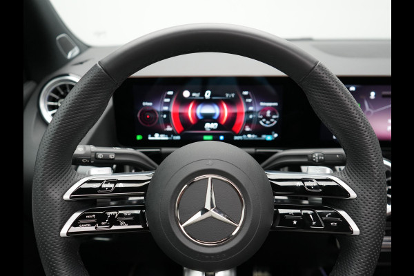 Mercedes-Benz GLA 250 e AMG Line Plug In Hybrid Facelift Night 218pk PHEV | Panodak | Adaptive Cruise | Burmester | 360 Camera | Alcantara Sportstoelen | Widescreen Navi | Keyless | Sfeerverlichting |