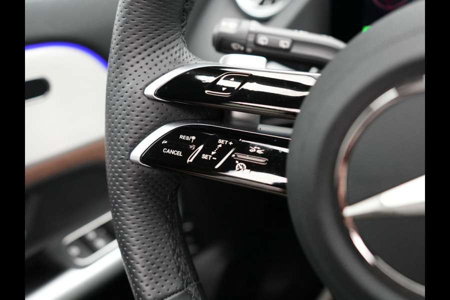 Mercedes-Benz GLA 250 e AMG Line Plug In Hybrid Facelift Night 218pk PHEV | Panodak | Adaptive Cruise | Burmester | 360 Camera | Alcantara Sportstoelen | Widescreen Navi | Keyless | Sfeerverlichting |