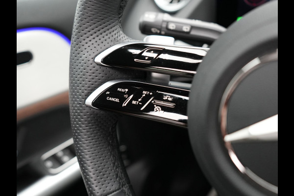 Mercedes-Benz GLA 250 e AMG Line Plug In Hybrid Facelift Night 218pk PHEV | Panodak | Adaptive Cruise | Burmester | 360 Camera | Alcantara Sportstoelen | Widescreen Navi | Keyless | Sfeerverlichting |