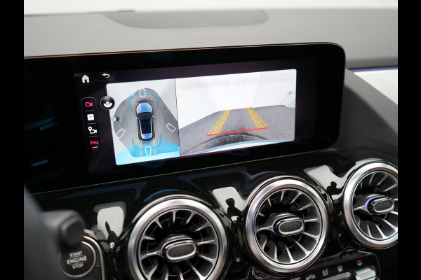 Mercedes-Benz GLA 250 e AMG Line Plug In Hybrid Facelift Night 218pk PHEV | Panodak | Adaptive Cruise | Burmester | 360 Camera | Alcantara Sportstoelen | Widescreen Navi | Keyless | Sfeerverlichting |
